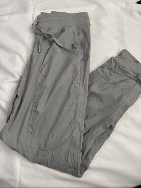 lululemon dance joggers ankle size 6 guc